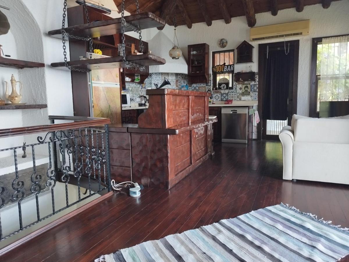 Vilă Escape To History In A Stunning Stone House With Garden And Sea View In The Heart Of Alanya