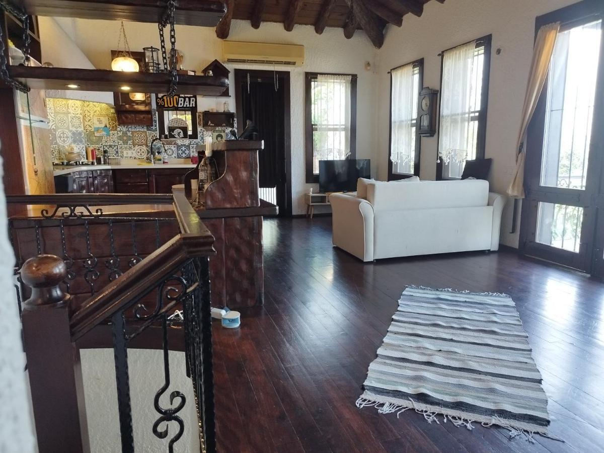 Vilă Escape To History In A Stunning Stone House With Garden And Sea View In The Heart Of Alanya