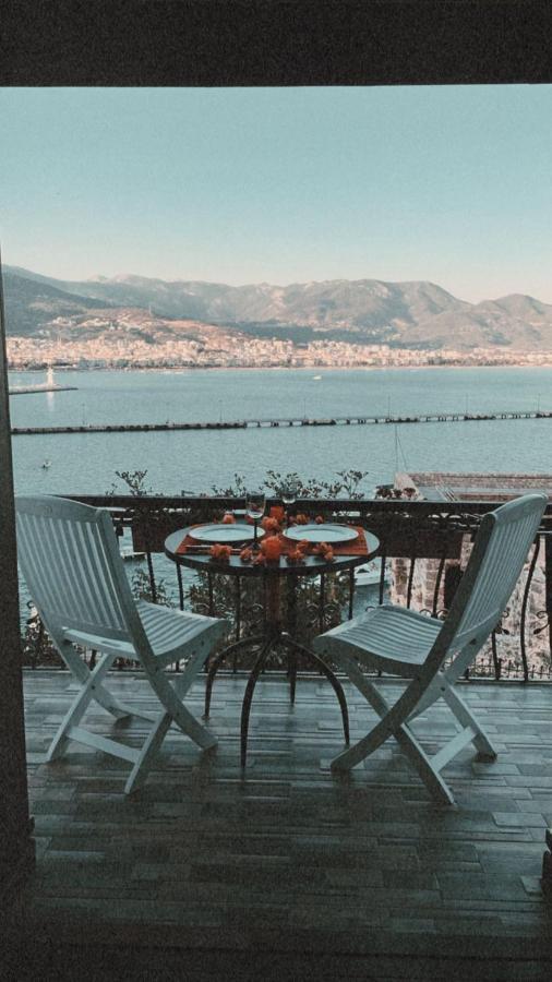 Vilă Escape To History In A Stunning Stone House With Garden And Sea View In The Heart Of Alanya