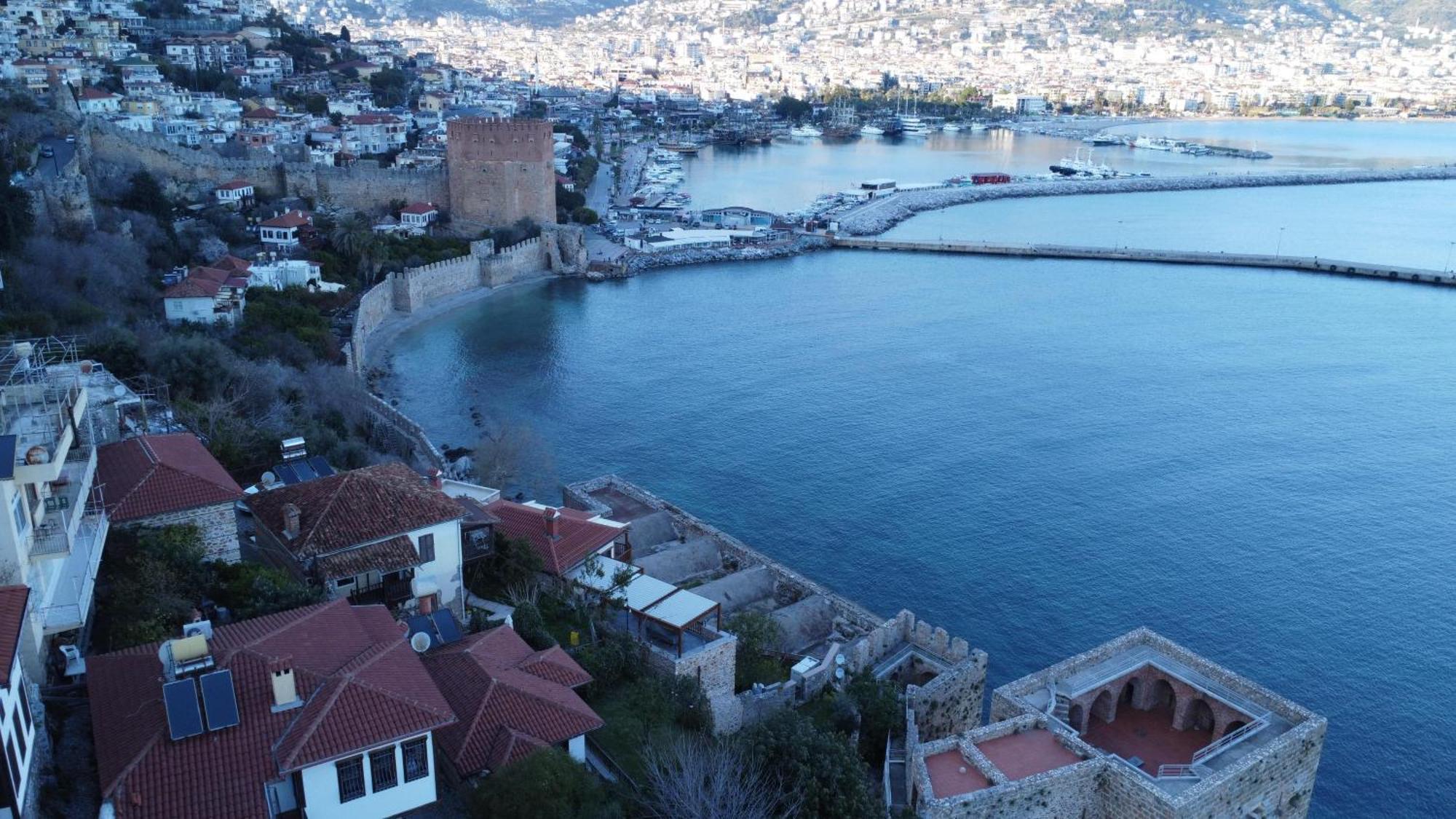 Escape To History In A Stunning Stone House With Garden And Sea View In The Heart Of Vilă